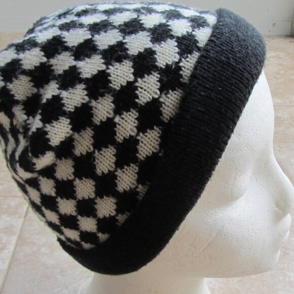 Checkerboard Beanie Hat Unisex - Picture 3 of 4